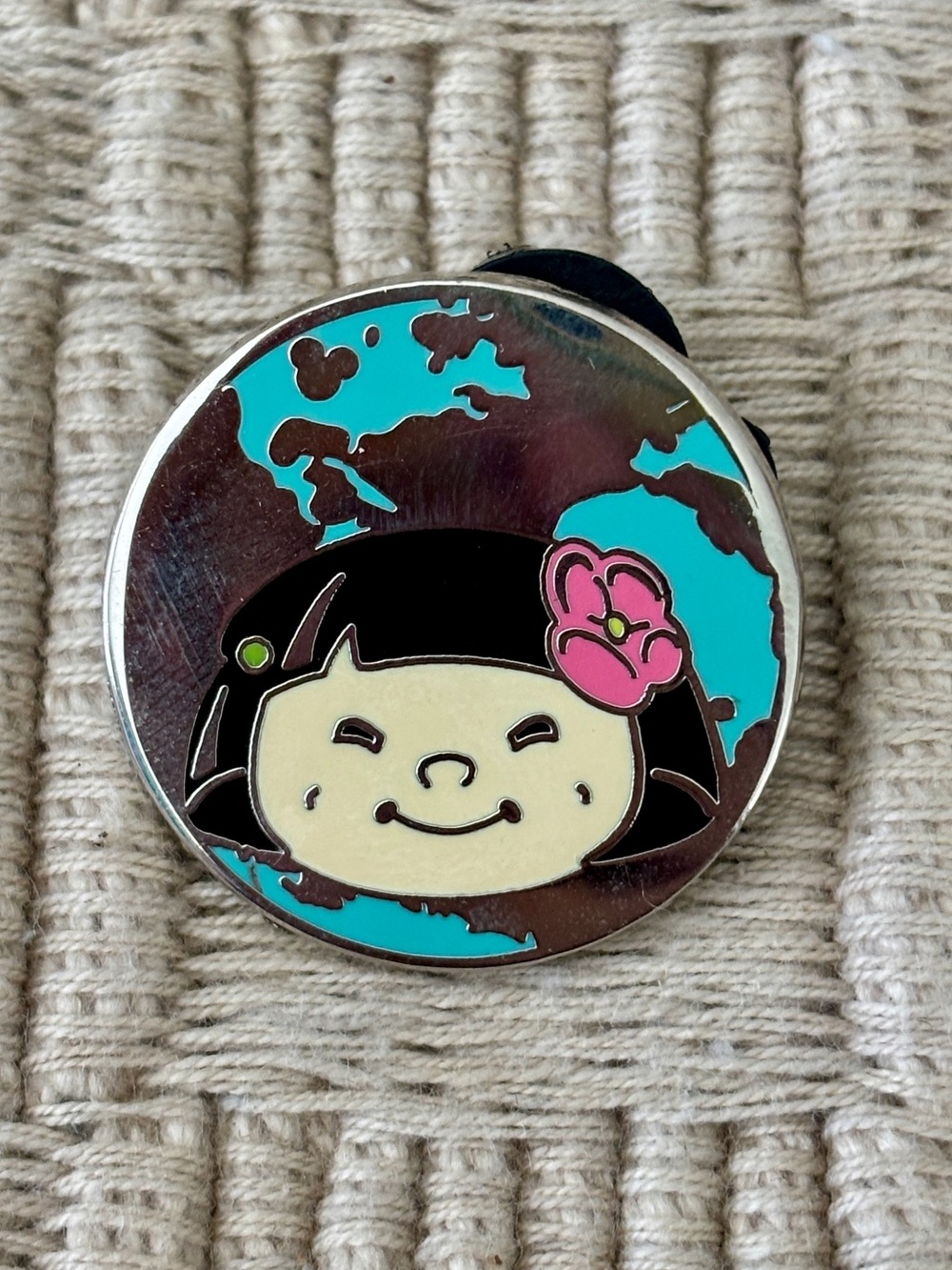 DISNEY 2009 Magic Kingdom Fantasyland  “It’s a Small World” China Pin